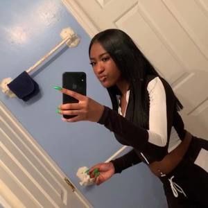 Meet your Posher, Kyla